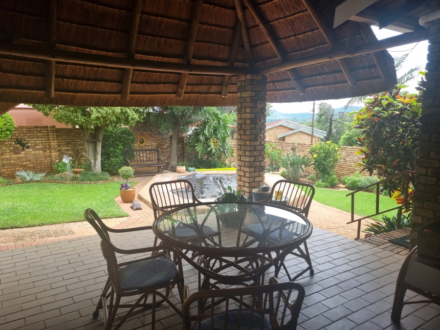 4 Bedroom Property for Sale in Geelhoutpark North West